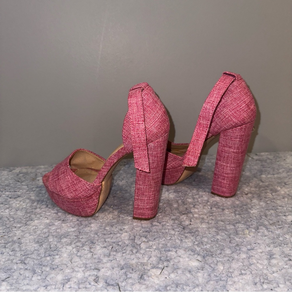 Olivia Ferguson Size 7 Pink Round Open Toe Heels with Belt Strap around ankle - Picture 4 of 7